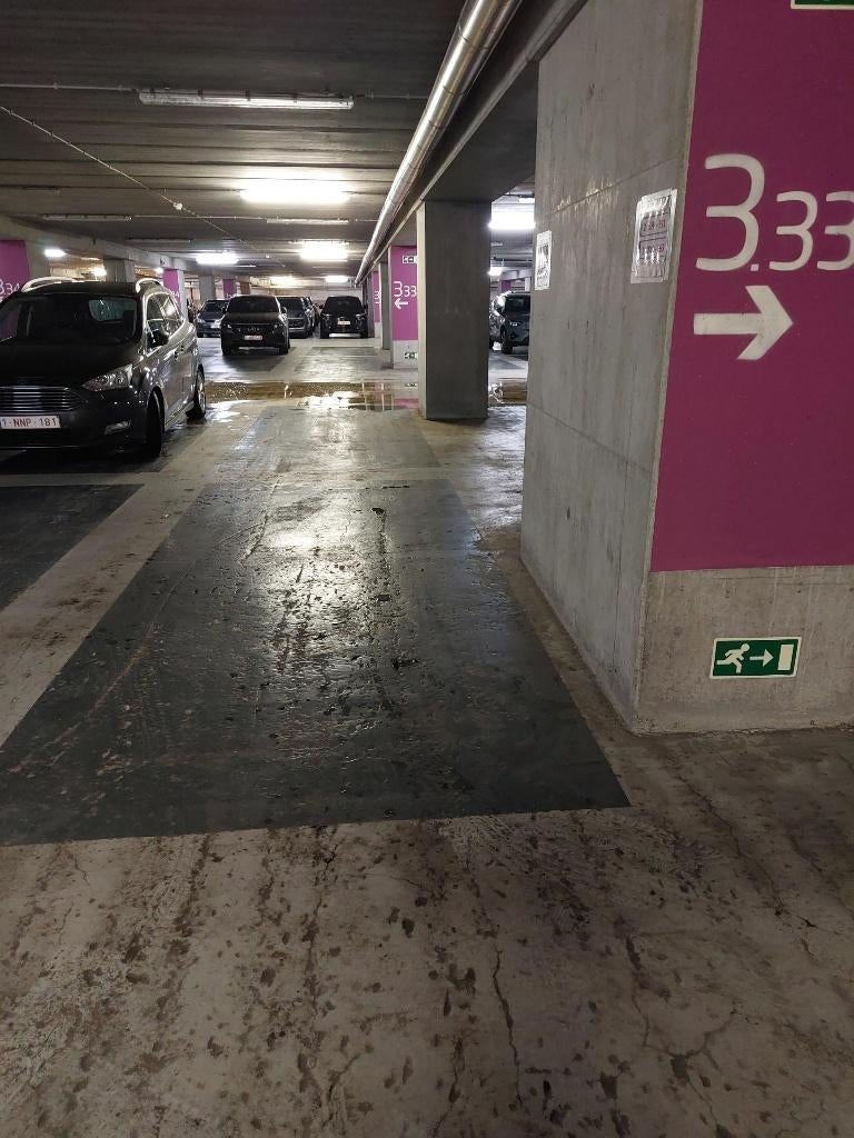 Te huur autostaanplaats Gent (Kon. Fabiolalaan), Immo, Garages & Places de parking, Gand