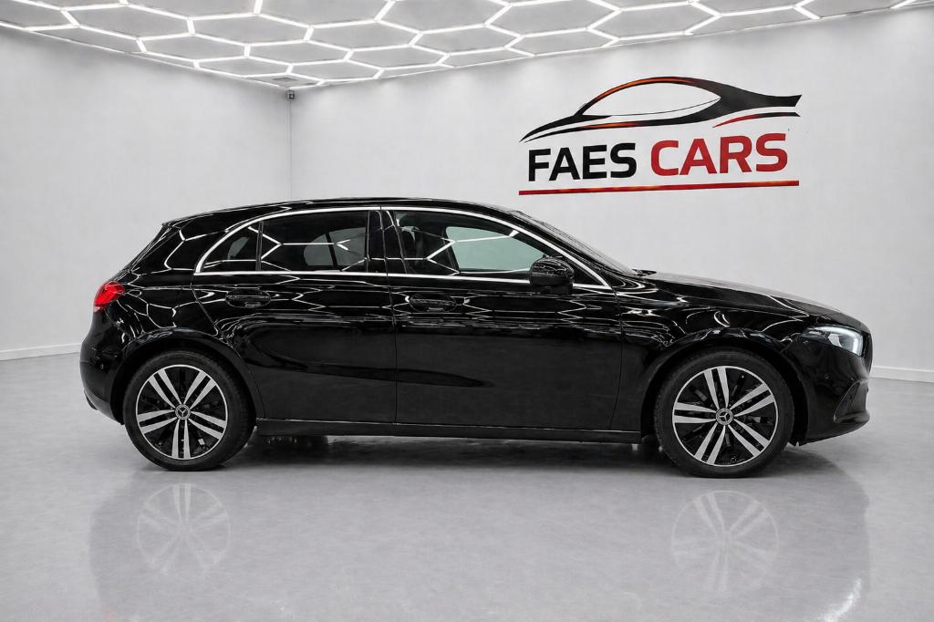 Mercedes A250E Full Hybride PHEV btw aftrekbaar, Auto's, Mercedes-Benz, Euro 6, 4 cilinders, Zwart, Leder