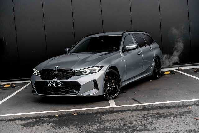 BMW 330 Facelift | Touring | M-Sport | X-Drive | LED | CAM |, Autos, Argent ou Gris, Achat, Euro 6, Entreprise