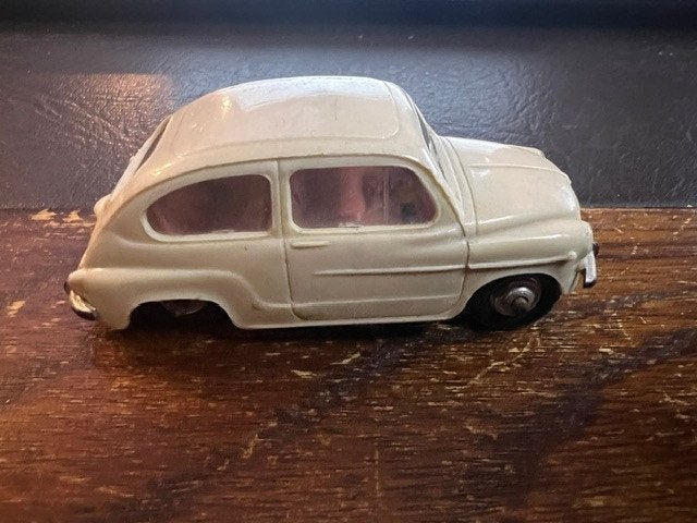 Voiture miniature Fiat 600 Norev 1:43, Hobby & Loisirs créatifs, Enlèvement, Voiture, Norev