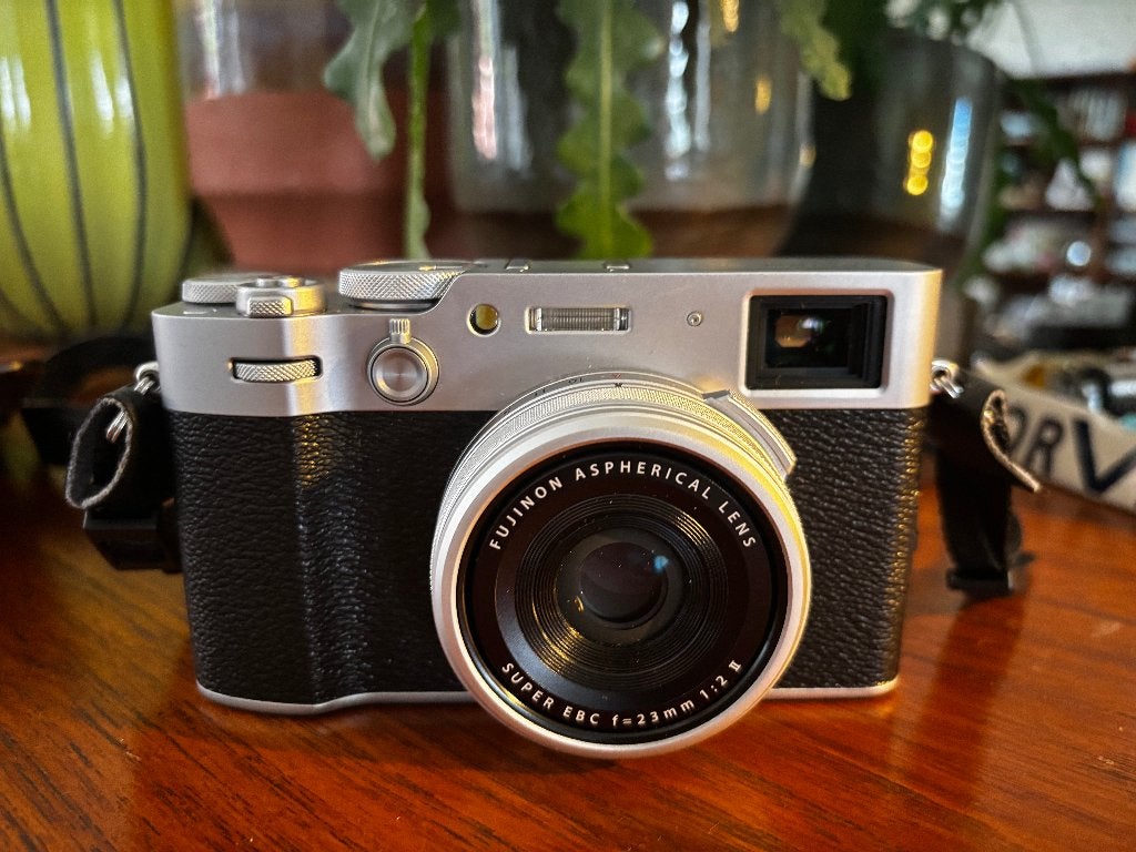 Fujifilm X100VI als nieuwe 2100 opnamen, Accu, Ophalen of Verzenden, Zo goed als nieuw, Fujifilm