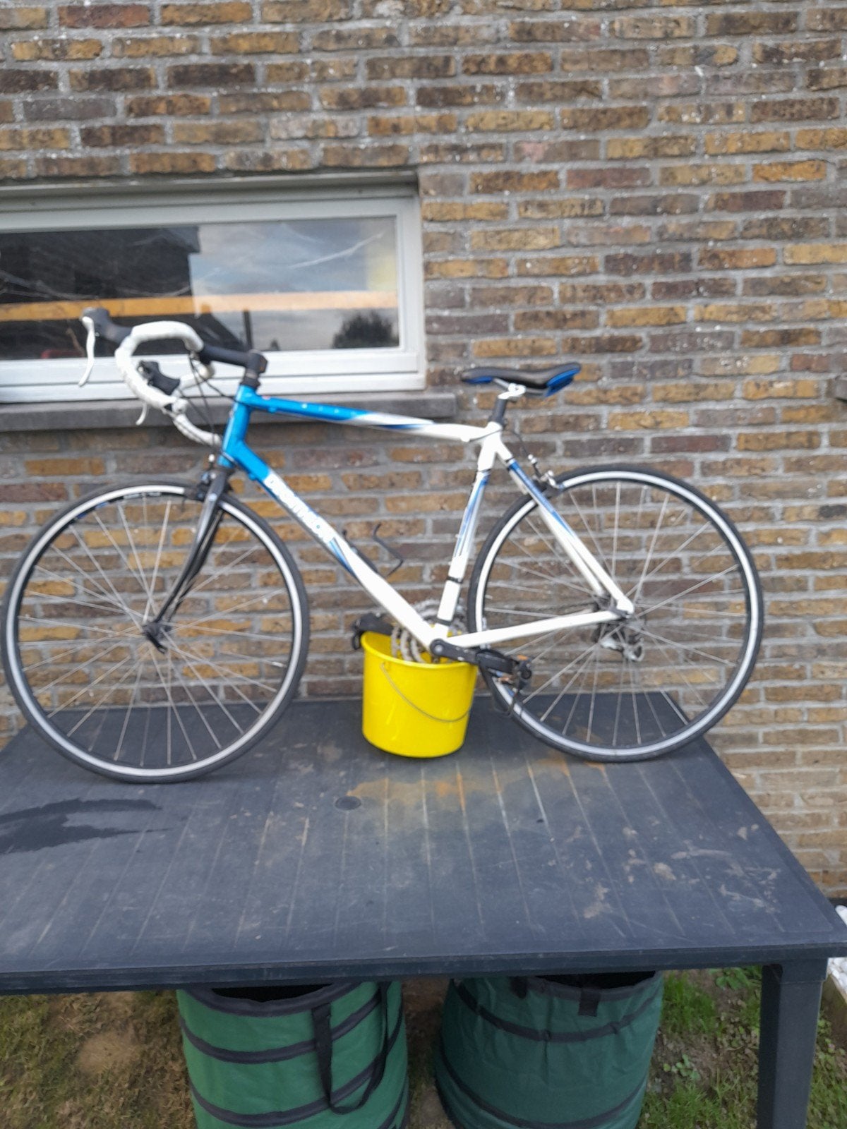 oude koersfiets van een collega met werk aan, Fietsen en Brommers, 28 inch, Gebruikt, Aluminium, 49 tot 53 cm