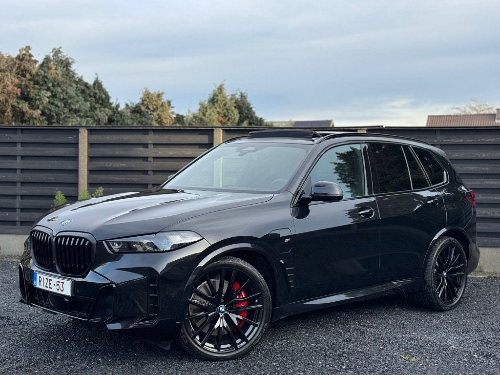 BMW X5 50E M-SPORT PRO/FULL OPTIE/BTW-AUTO/BLACK ON BLACK, Automaat, Zwart, Bedrijf, Vierwielaandrijving