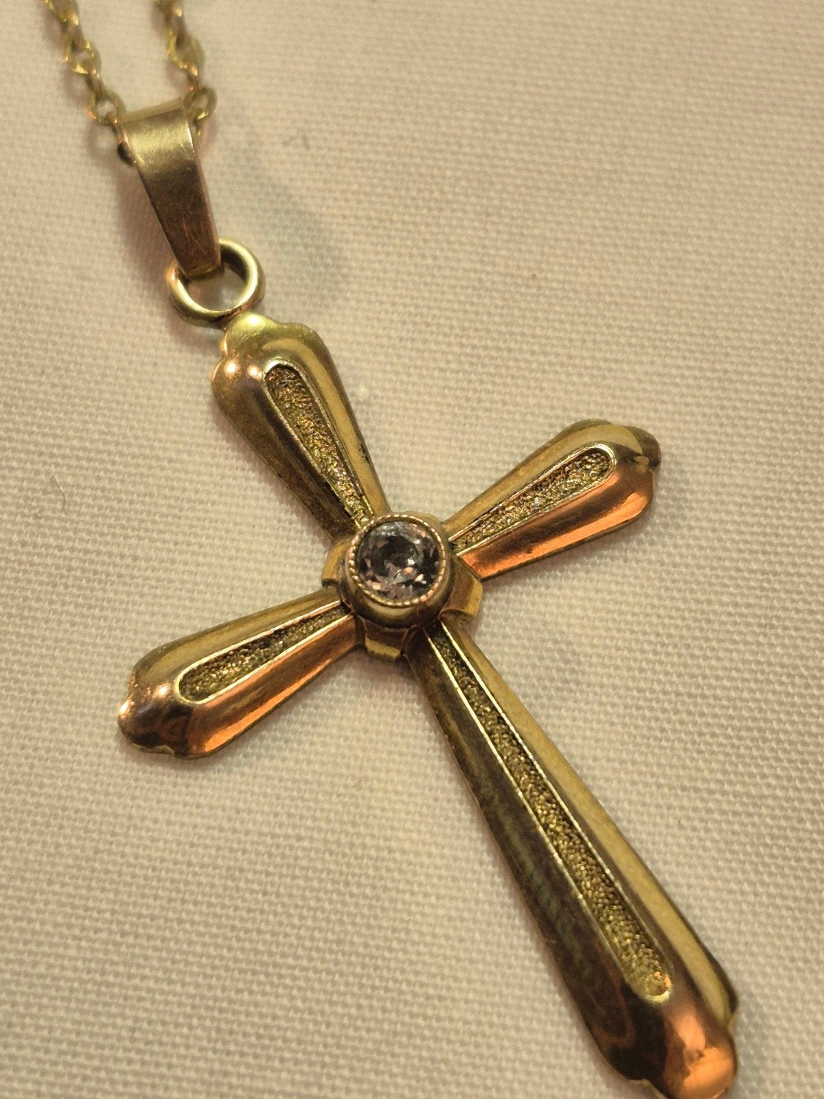 Pendentif croix vintage plaqué or (Doublé) - Andreas Daub, Bijoux, Sacs & Beauté, Enlèvement ou Envoi, Avec pendentif, Or, Comme neuf