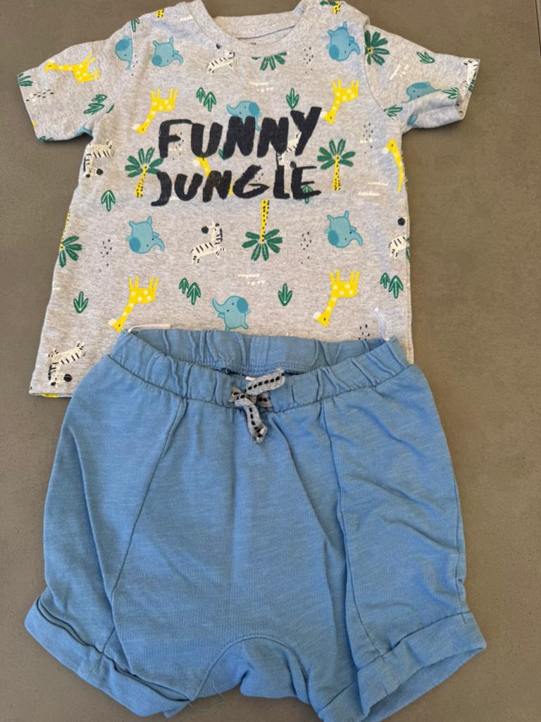 Setje van short en T-shirt korte mouwen, Kinderen en Baby's, Babykleding | Maat 80, Ophalen of Verzenden, Zo goed als nieuw, Jongetje