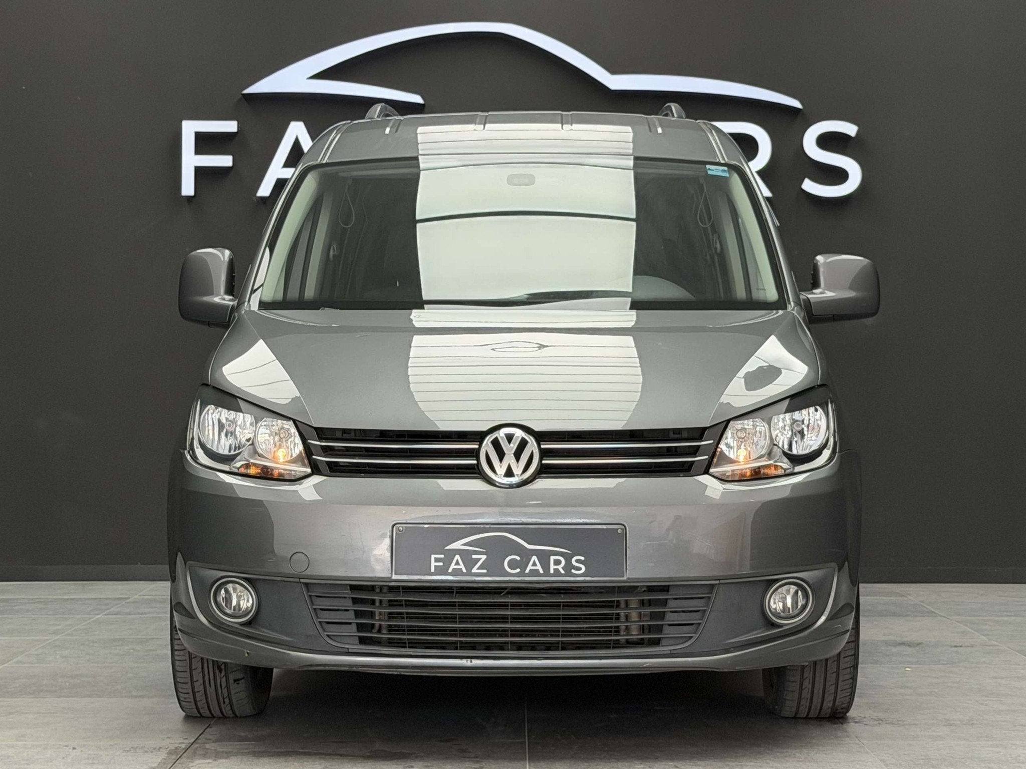 Volkswagen Caddy Maxi Life 2.0 TDi DSG *1ER PROP + CLIM + GA, Auto's, Euro 5, Stof, Gebruikt, Zwart