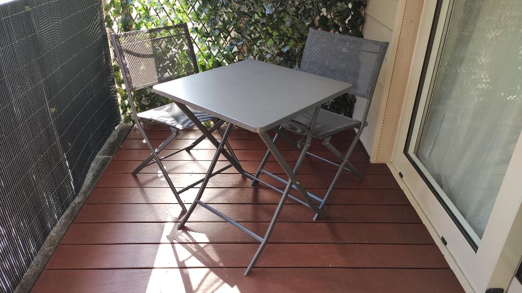 Table et 2 chaises de terrasse pliants, en métal, Jardin & Terrasse, Ensembles de jardin, Neuf, Enlèvement, Textilène, Sets de jardin