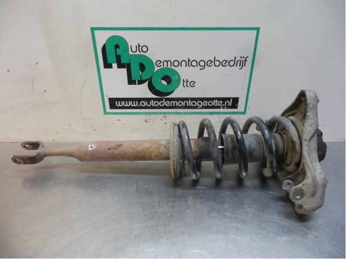Barre amortisseur avant gauche d'un Audi A4 (A4 01-), Autos : Pièces & Accessoires, -, 3 mois de garantie, Audi, Utilisé