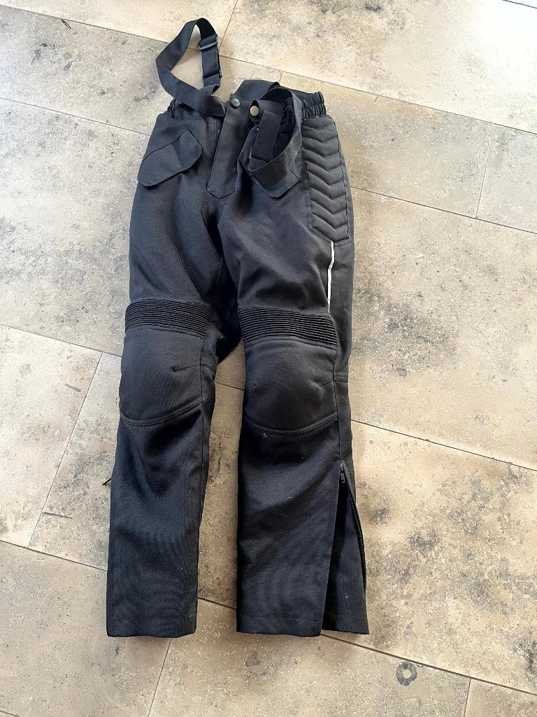 Held kinder motorbroek maat 116 met bretels & protectie, Motoren, Kinderen, Ophalen of Verzenden, Broek | textiel, HELD