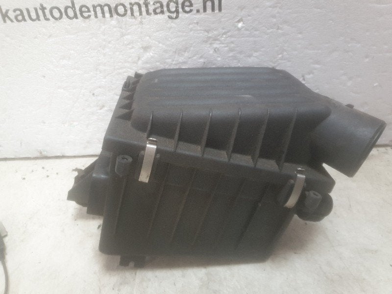LUCHTFILTERHUIS Opel Corsa B (73 / 78 / 79) (90-467-666), Gebruikt, Opel, Opel Automobile GmbH, Kontakt-opel@opel.com