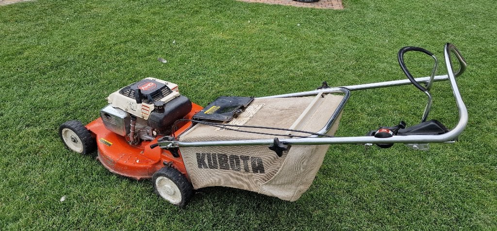 Tondeuse à gazon KUBOTA W5021, Jardin & Terrasse, Tondeuses à gazon, Utilisé, KUBOTA, Sac de ramassage, Tondeuses à gazon à essence