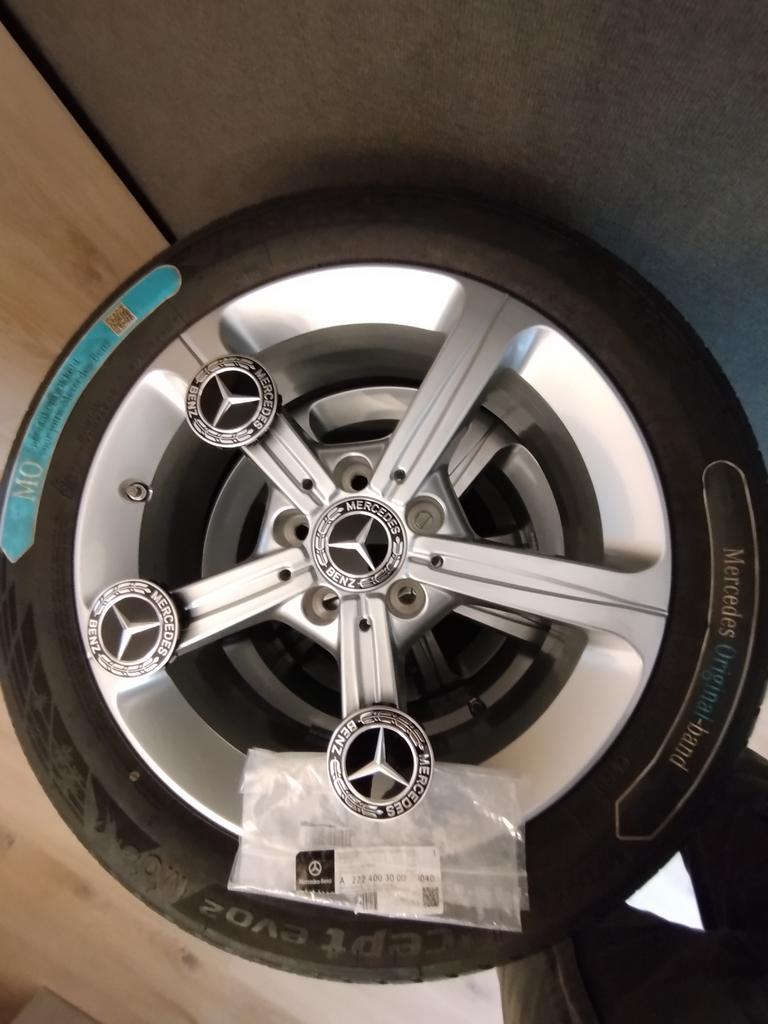 Nieuwe winterset Mercedes A, B, CLA-klasse, Auto-onderdelen, Banden en Velgen, Ophalen, Banden en Velgen, Nieuw, 17 inch