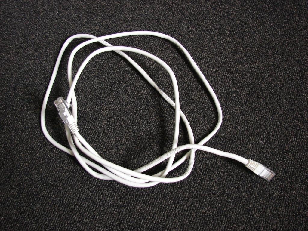 Câble Ethernet 2 m, Informatique & Logiciels, Enlèvement ou Envoi, Comme neuf