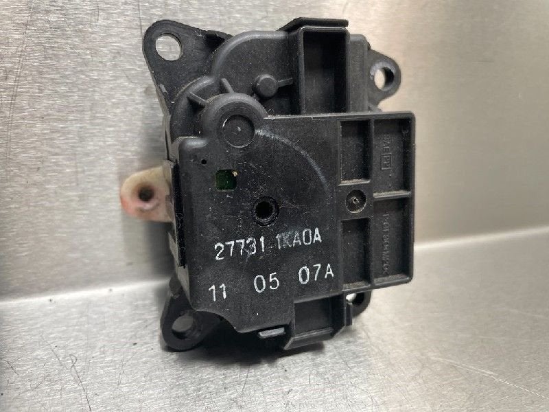ACTIONNEUR MOTEUR VOLET CHAUFFAGE Juke (F15) (|277311KA0A|), Utilisé, Nissan
