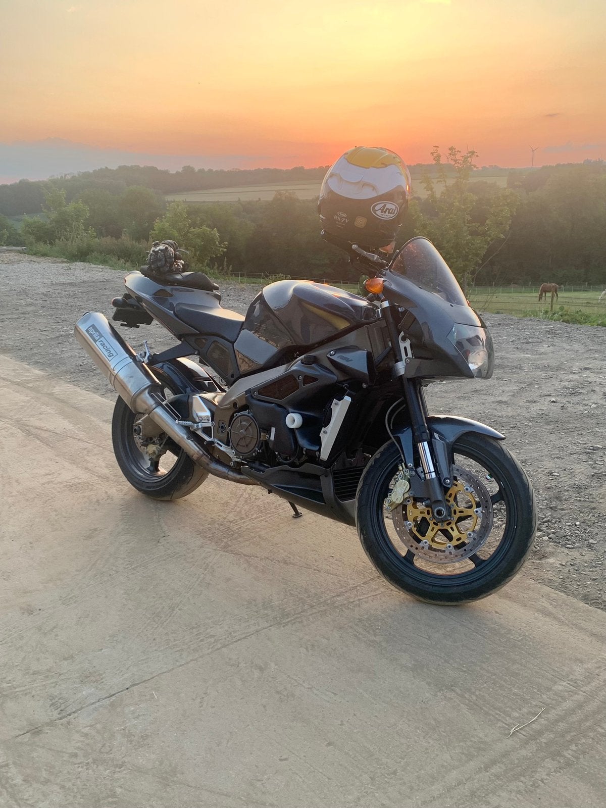 Aprilia RSV 1000 Tuono, Motos, Motos | Aprilia, Particulier