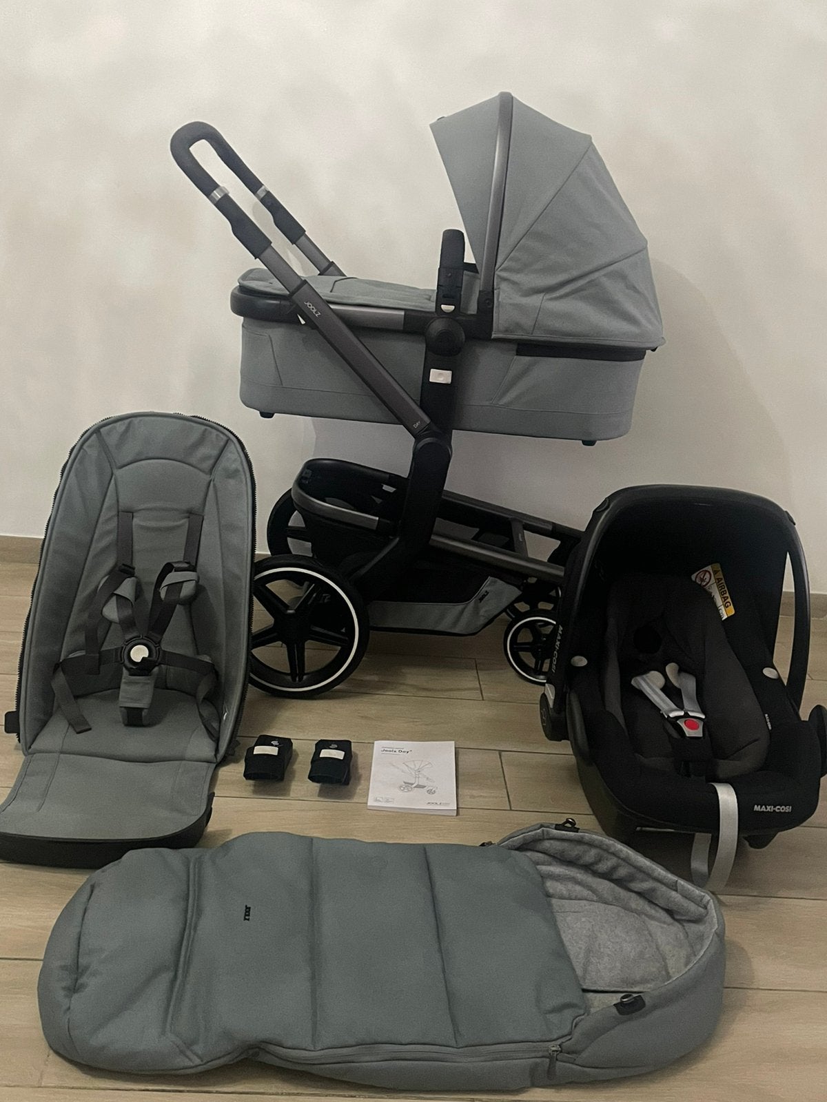 Joolz Day+ Modern Blue kinderwagen 3 in 1 complete, Kinderen en Baby's, Buggy's, Zo goed als nieuw, Maxi-Cosi, Regenhoes, Verstelbare rugleuning