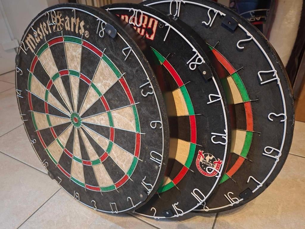Gebruikte borden vanaf 15 euro., Sport en Fitness, Darts, Ophalen, Zo goed als nieuw, Dartbord