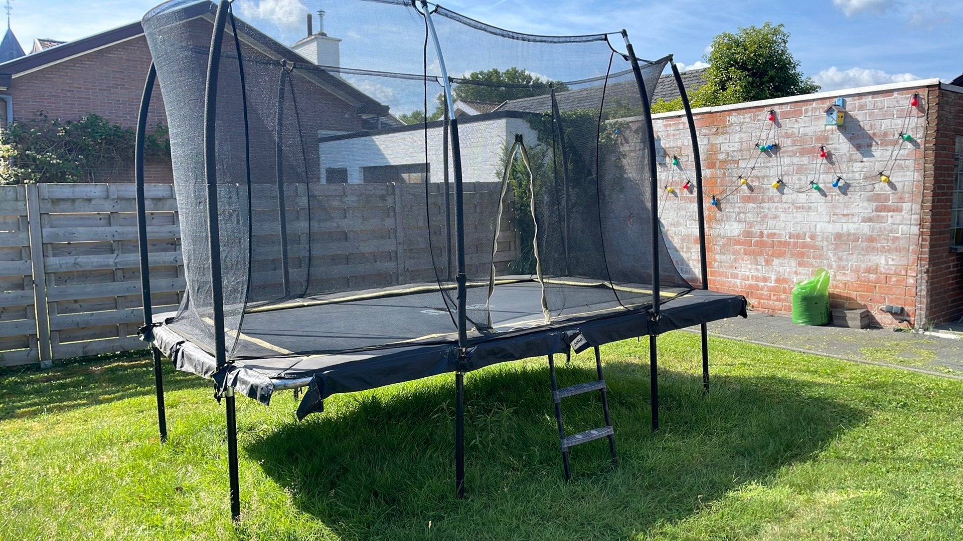 Trampoline rectangulaire Salta. Besoin du nv tapis de saut, Enlèvement, Comme neuf