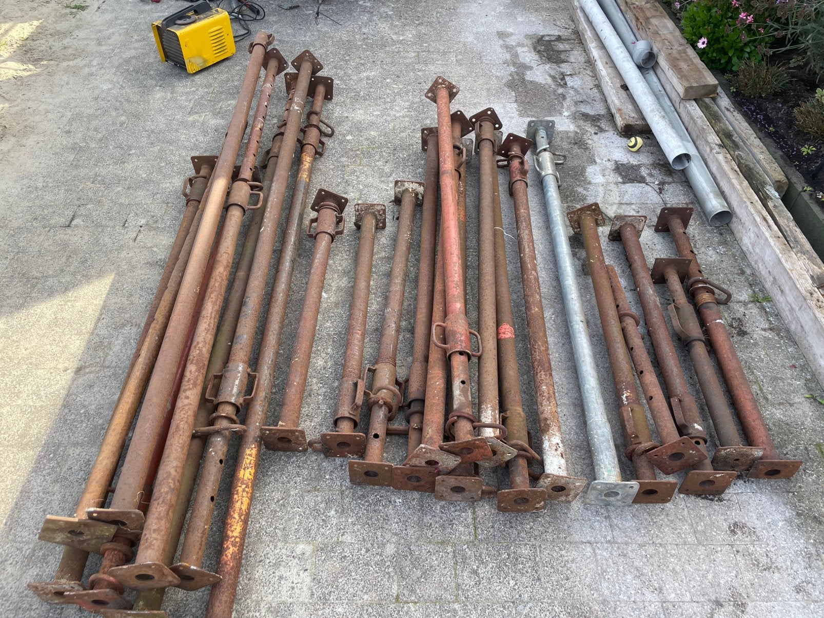 Stippen schoren stempels, Doe-het-zelf en Bouw, Ophalen of Verzenden, Zo goed als nieuw