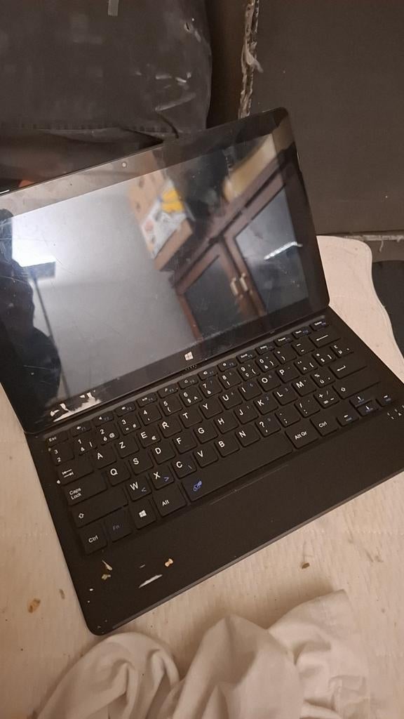 Tablette avec clavier, Informatique & Logiciels, Android Tablettes, Comme neuf, Enlèvement, Connexion USB, Wi-Fi et Web mobile