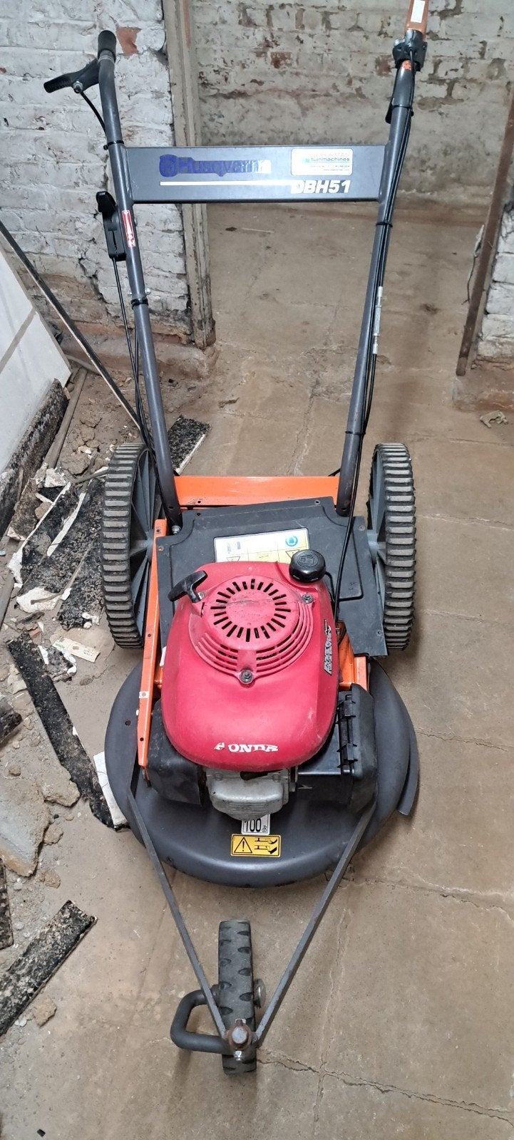 Grasmaaier  Husqvarna DBH51, Enlèvement