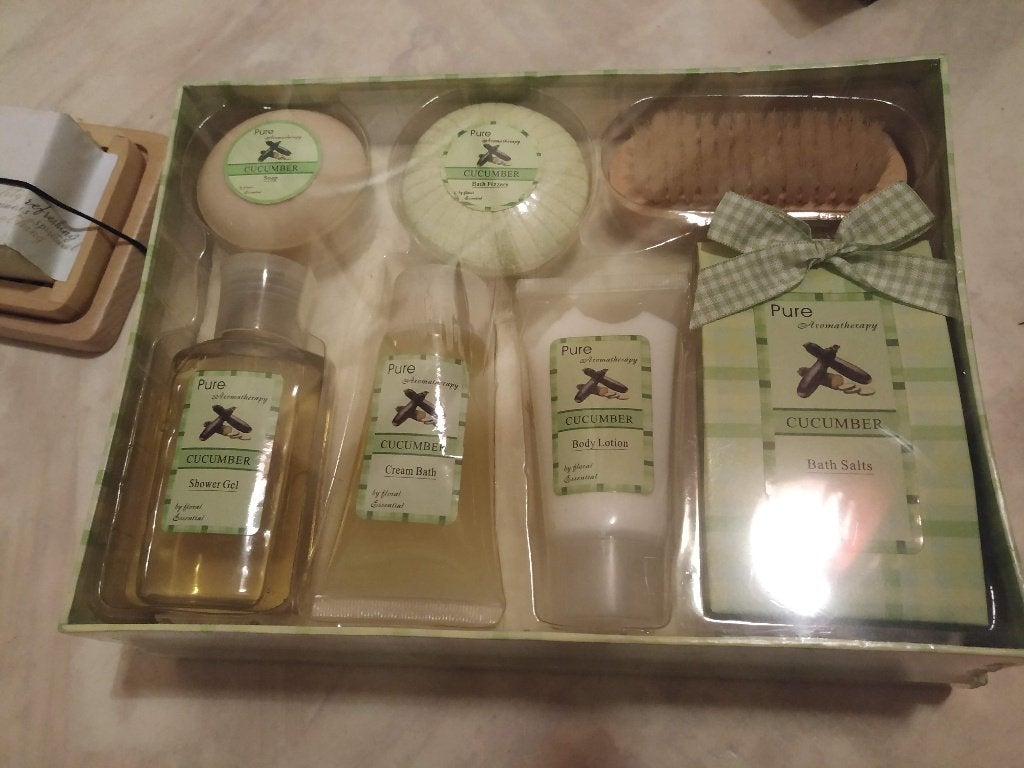 giftset 7verzorgingsproducten in grote mooie kist met deksel, Ophalen of Verzenden, Nieuw