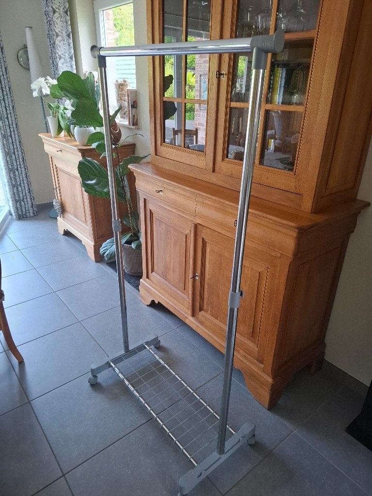 Tringle à vêtements, Enlèvement, Avec roues, Utilisé