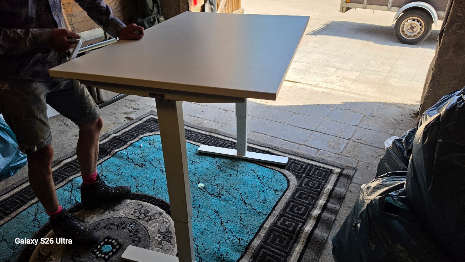 tenez-vous debout, asseyez-vous à table comme neuf, Enlèvement ou Envoi, Comme neuf, Réglable en profondeur