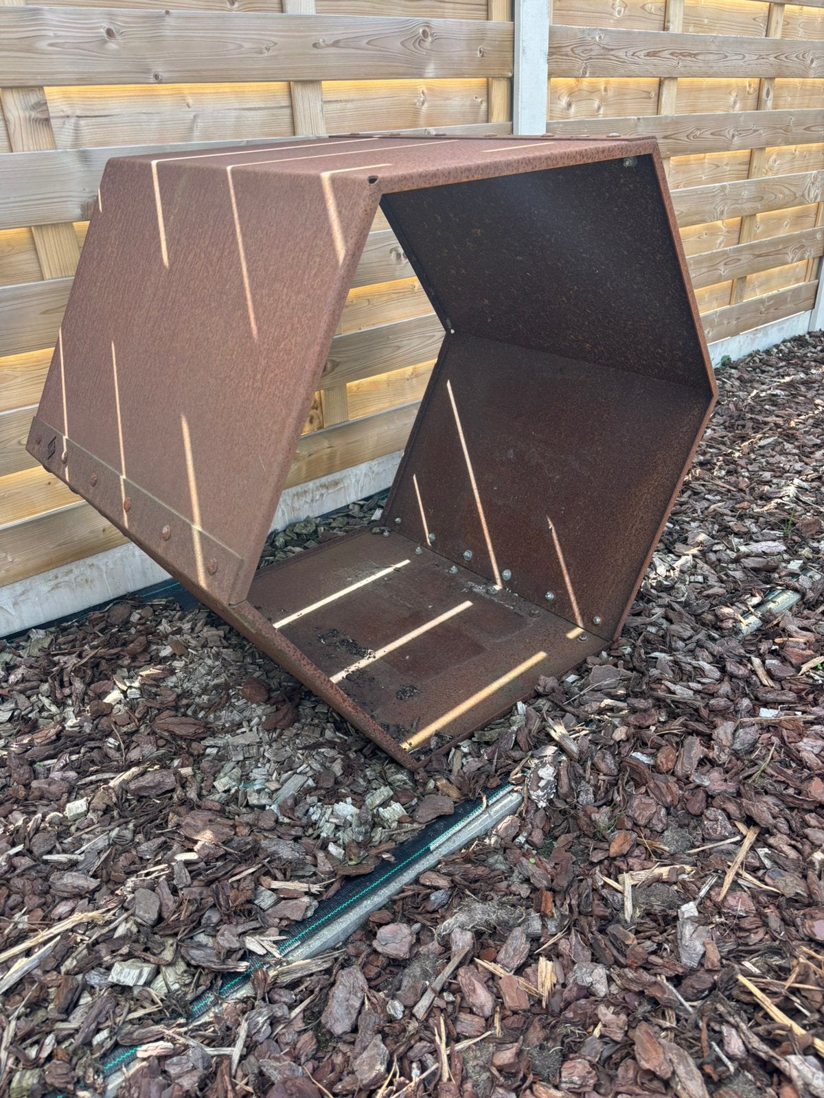Woodbee Honingraat houtopslag in cortenstaal (groot model), Ophalen, Gebruikt