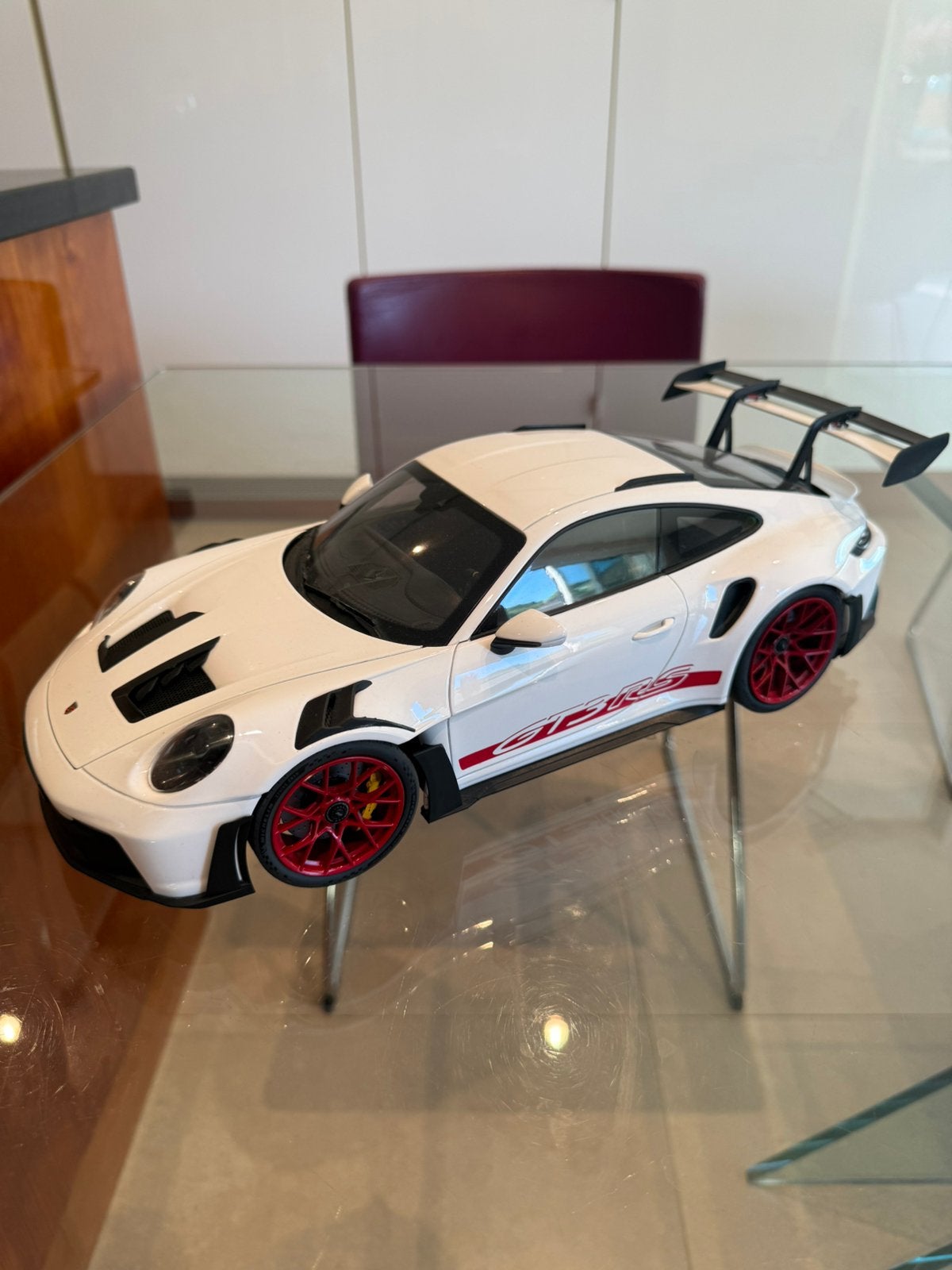 1:12 de la Porsche 911 GT3 RS (génération 992) sans boite, Hobby & Loisirs créatifs, Voitures miniatures | 1:5 à 1:12, Comme neuf