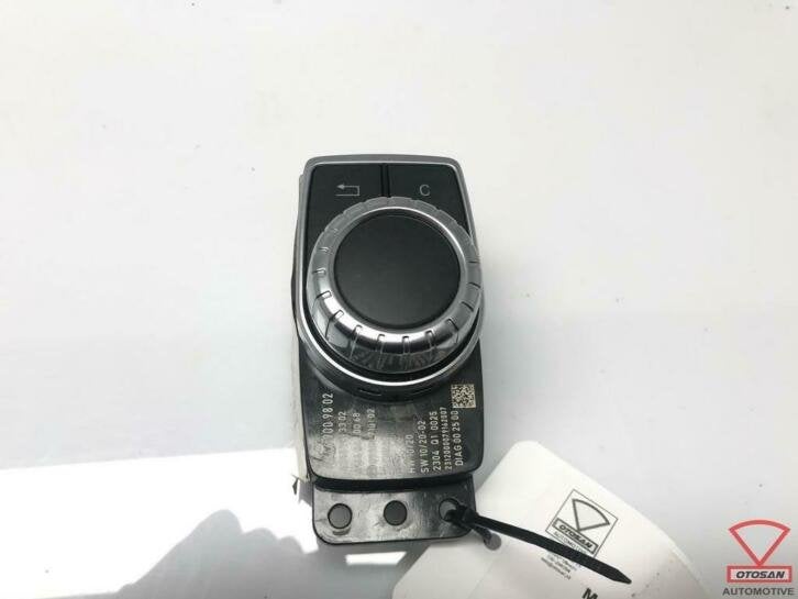 interrupteur multim dia mercedes b w246 i drive a2469009802, Mercedes-Benz AG, Mercedes-Benz, Utilisé, Mercedesstrasse 120
70372  Stuttgart, DE