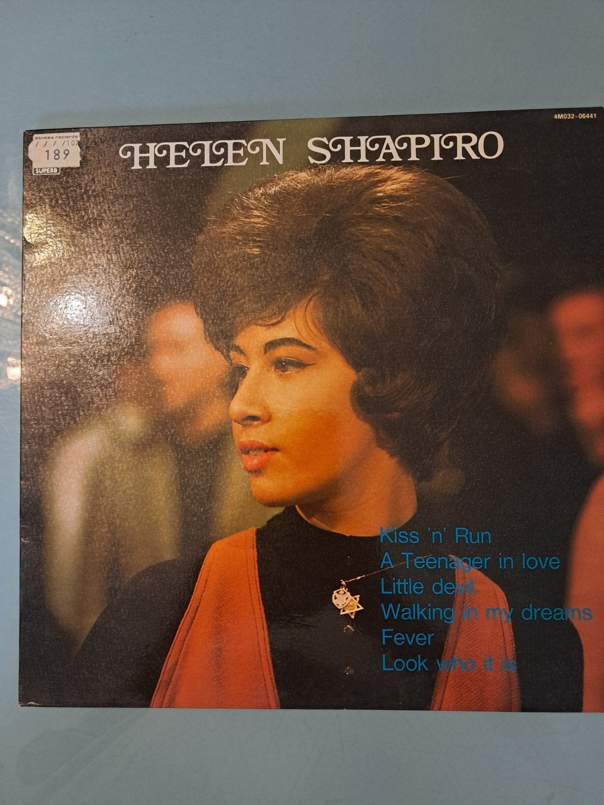 Helen shapiro..walking in my dreams, Envoi, Comme neuf