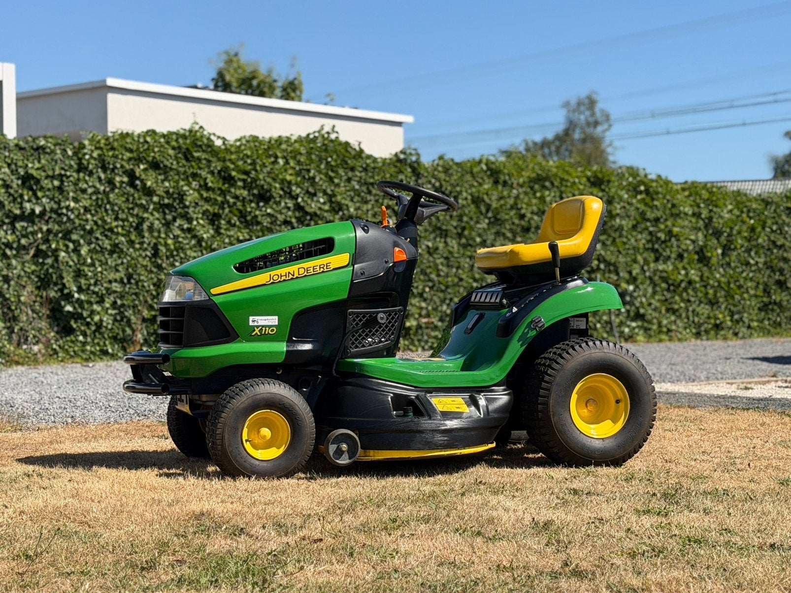 John Deere X110 18,5pk zitmaaier 140 uren, Tuin en Terras, Ophalen, Zo goed als nieuw, Elektrische starter, 90 tot 120 cm