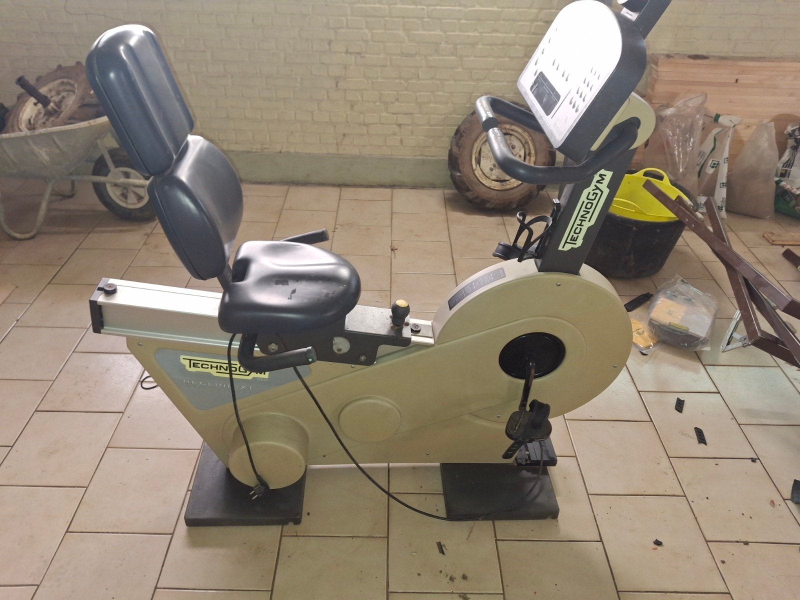 Hometrainer Technogym, Ophalen