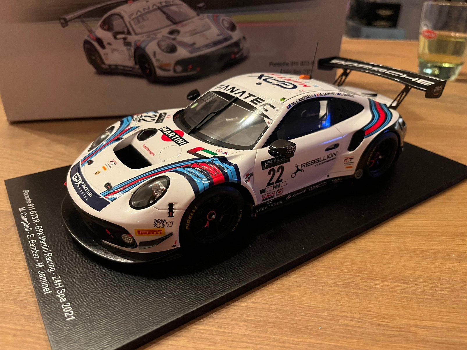 Porsche martini spark 1/18 24h spa, Enlèvement ou Envoi, Comme neuf