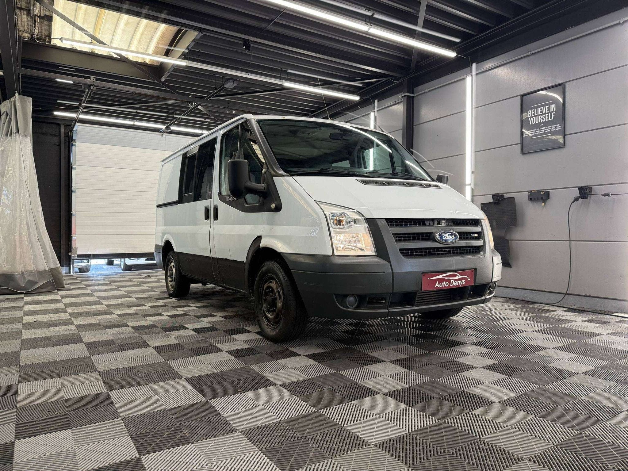 Ford Transit 330 L 2.4 TDdi, 2198 cm³, Achat, Entreprise, 2 places