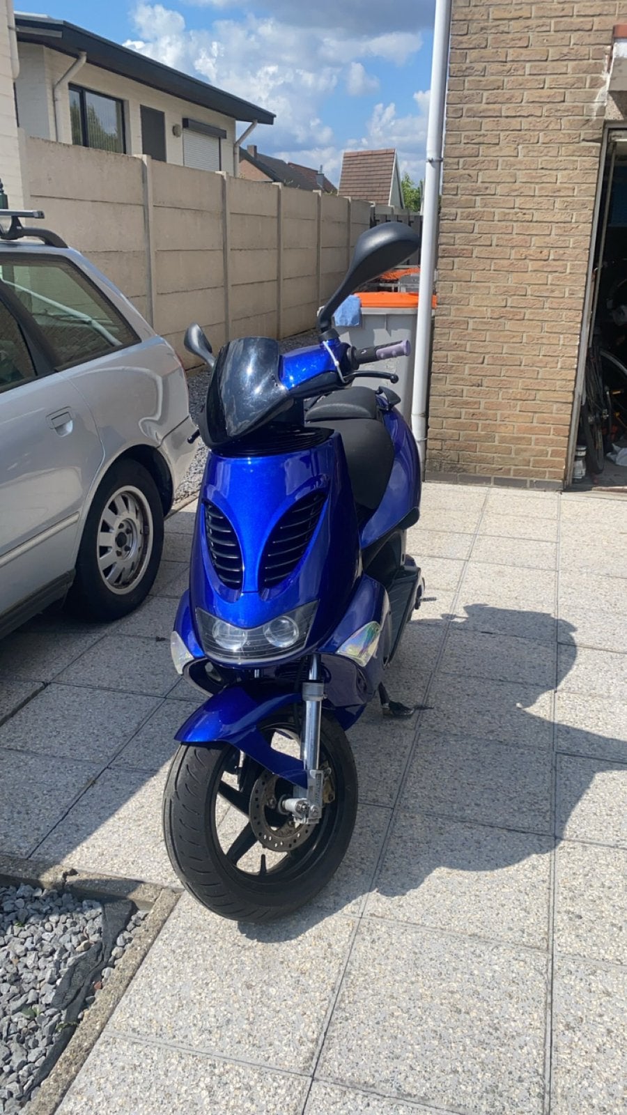 Aprilia SR50 70cc, Fietsen en Brommers, Ophalen, Zo goed als nieuw
