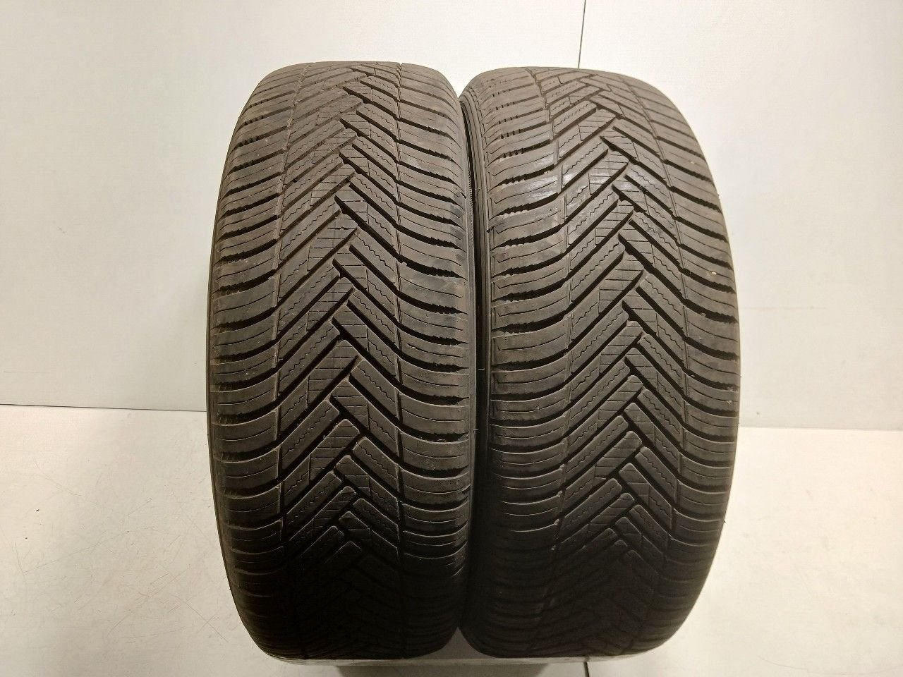 Bandenset 2 stuks 4-Seizoenen 225 55 R18, Auto-onderdelen, Banden en Velgen, Van der Ven Autorecycling B.V., Gebruikt, Ettenseweg 76, 4706 PB Roosendaal, The Netherlands