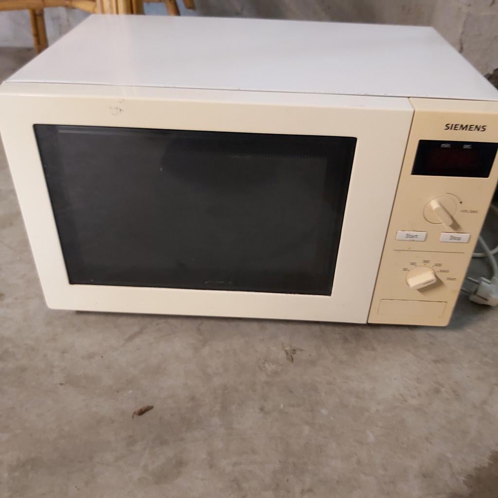 Micro-ondes fonctionne  bien, Enlèvement, Micro-ondes