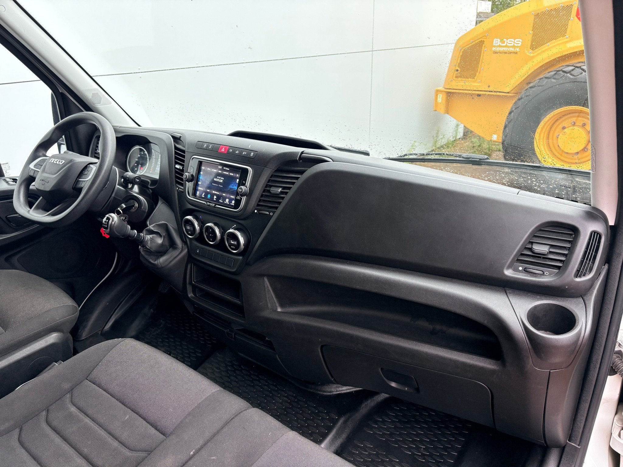 Iveco Daily 35C16 3.0 160PK Bakwagen Laadklep Zijdeur Camera, Auto's, Voorwielaandrijving, Elektrische ramen, Gebruikt, Euro 6