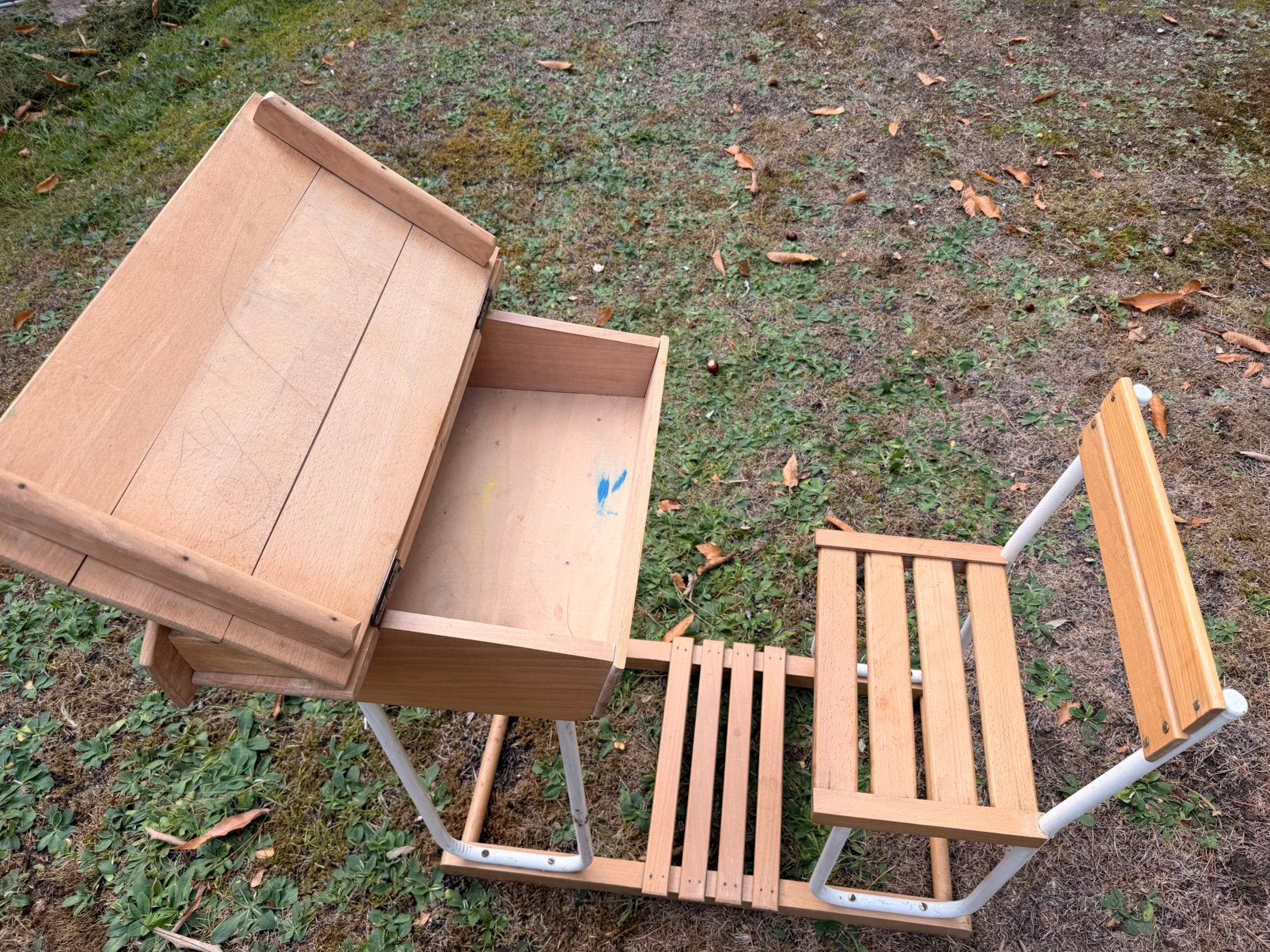 Petit banc ecolier à donner, Enlèvement, Utilisé