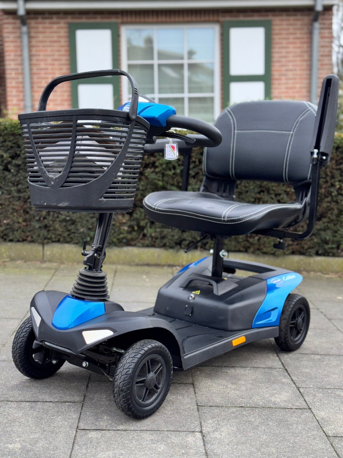 Voiturette électrique Invacare Colibri pliable - ÉTAT NEUF, Divers, Enlèvement ou Envoi, Comme neuf, Fauteuil roulant électrique