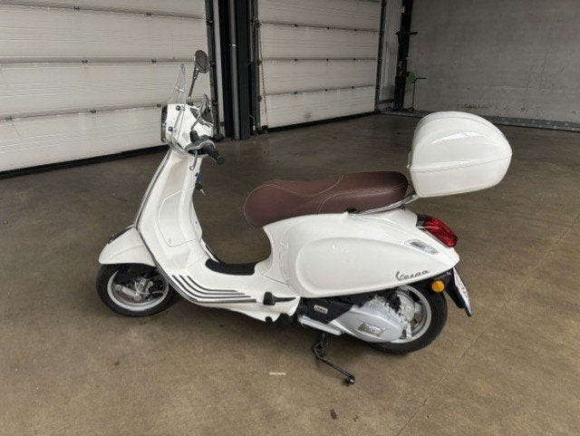 Te koop Piaggio Vespa 125cc 2018 met 647 km, Scooter, Occasion, Particulier, 125 cc