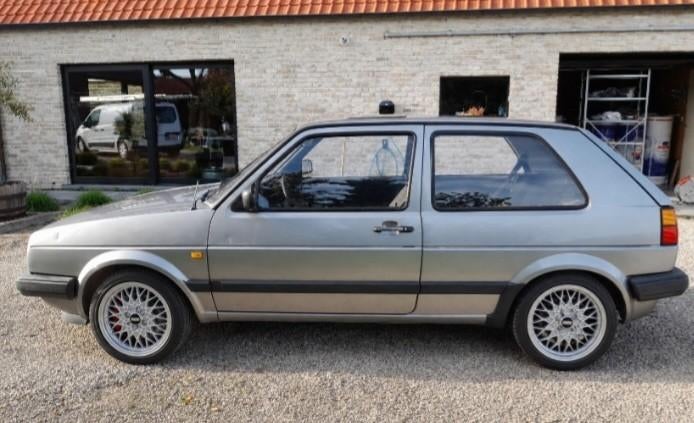 VW Golf 2  1600 diesel 103.445 km  voor liefhebbers, Auto's, Voorwielaandrijving, Stof, Zwart, 4 cilinders