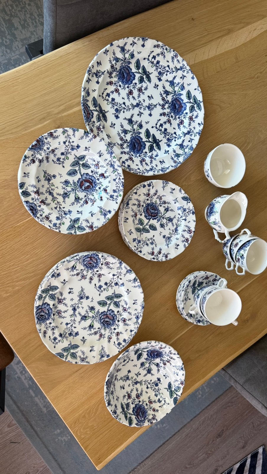 Compleet servies Johnson Brothers 34 stuks, Ophalen