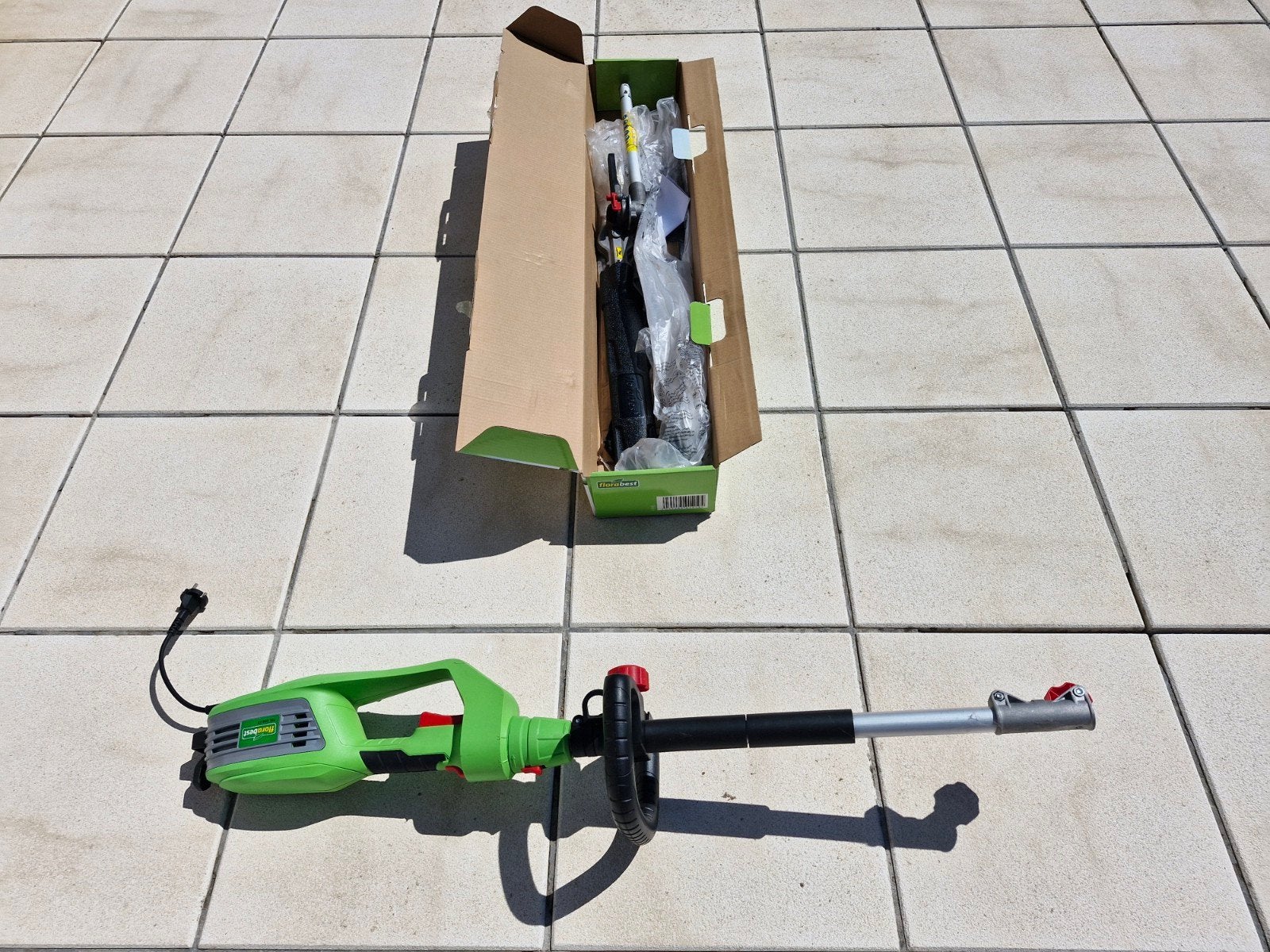 Nieuwe elektrische verstelbare heggeschaar, Tuin en Terras, Ophalen