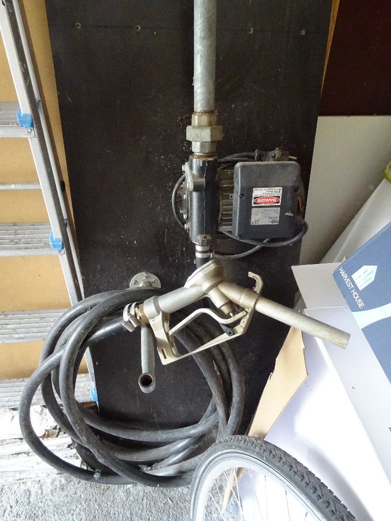 mazout tonnen met pomp, Doe-het-zelf en Bouw, Ophalen, Gebruikt