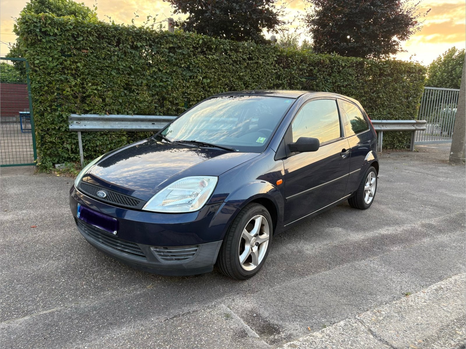Ford fiesta 1.4 benine automaat reeds gekeurd, Auto's, Stof, 4 cilinders, Blauw, Bedrijf
