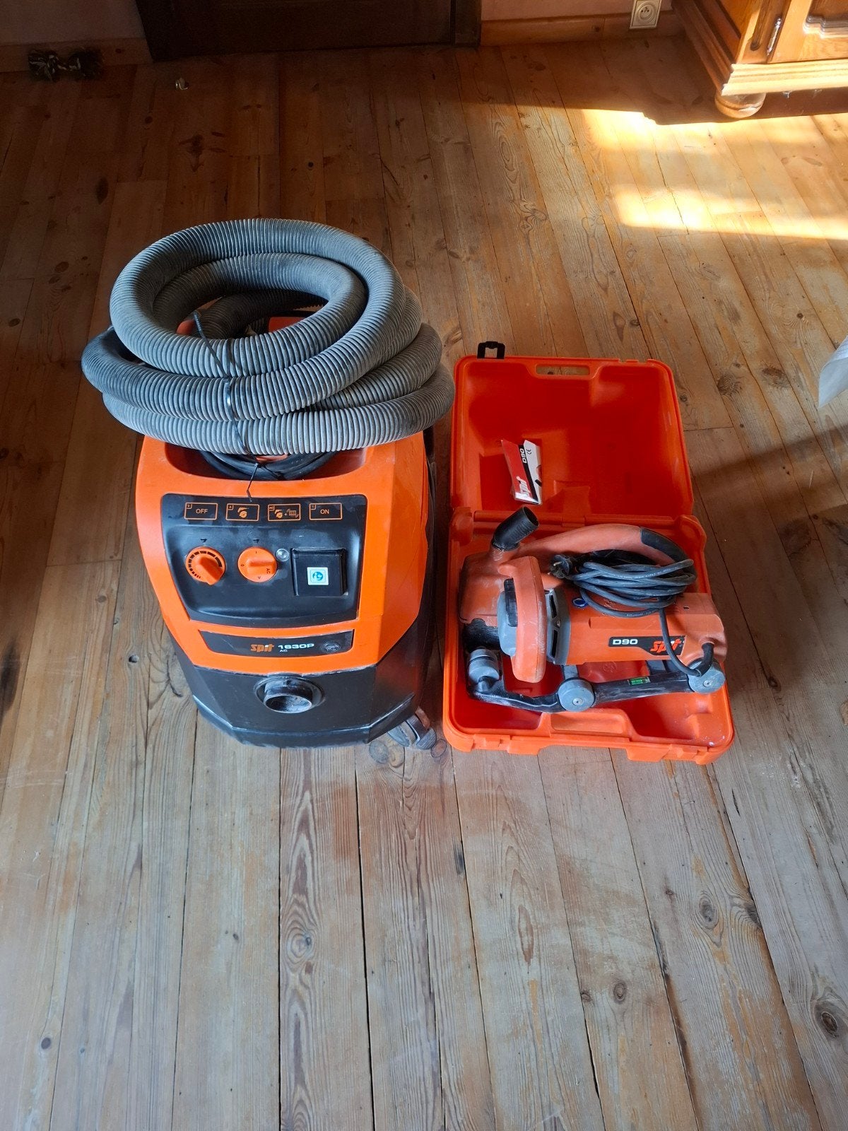 spit stofzuiger + spit slijpschijf D90, Ophalen, Zo goed als nieuw