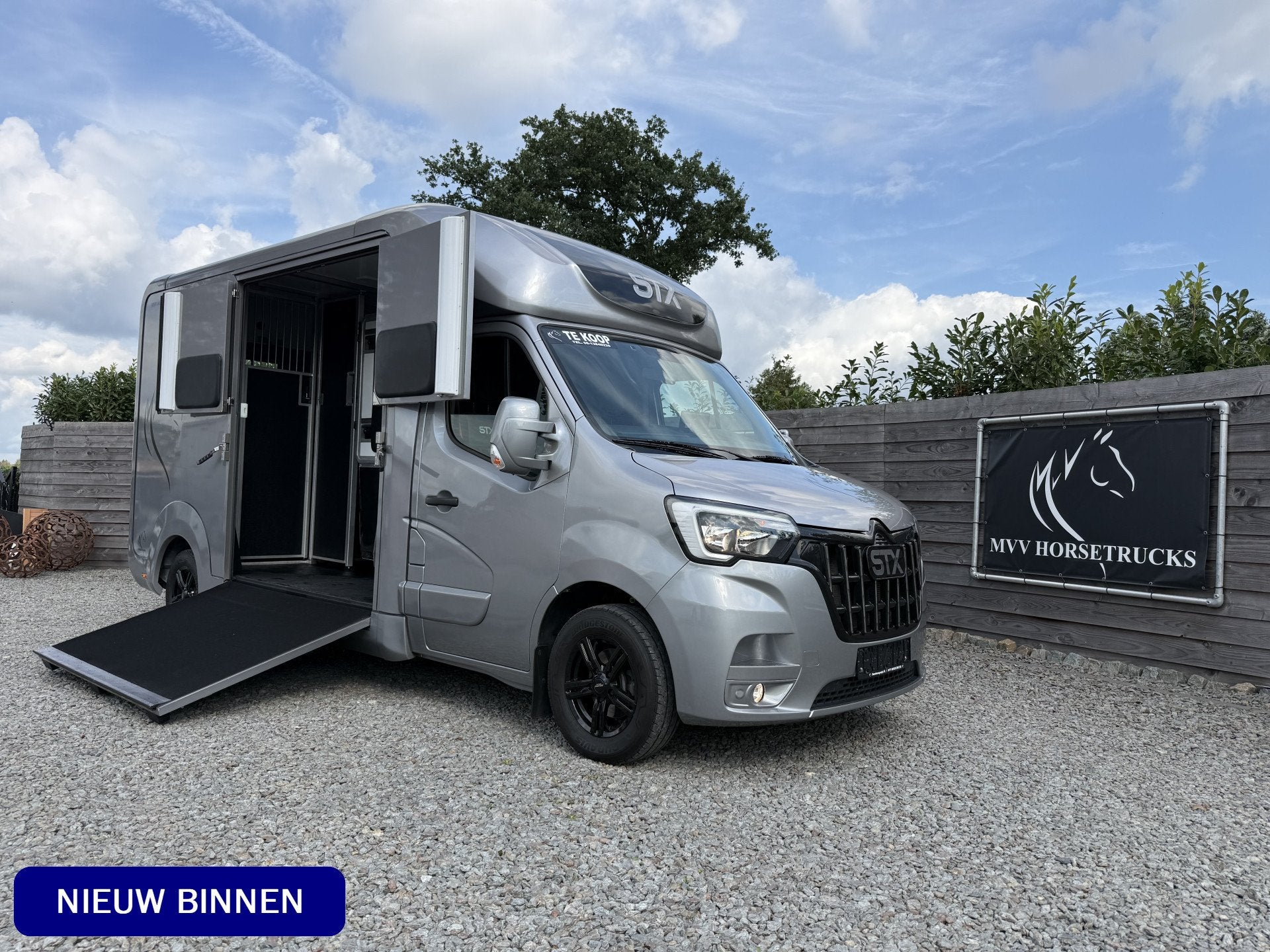 Renault Master | HORSETRUCK | STX | STALLION 3XL | 2024 | HE, Weduwestraat 12
4884MV  WERNHOUT, NL, Paardenwagentje NL | MVV HORSETRUCKS